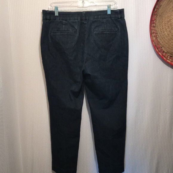 Liz Claiborne Dark Blue Stretchy cropped jeans Size 12 - Picture 2 of 9